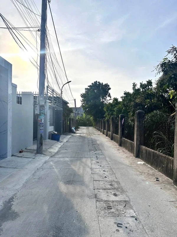 Bán nhà mới 5x29m nội thất đầy đủ, đường bê tông xe hơi tại Hải Lâm, Long Hải giá 2,25 tỷ