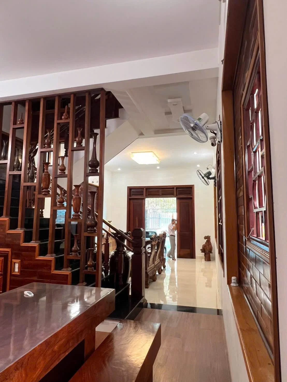Bán nhà 2 lầu 105m² gần TT TP, hẻm Mai Hắc Đế - Ảnh 1