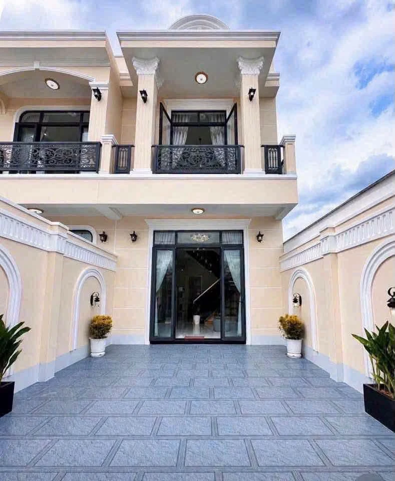 Bán nhà lầu đường 19 Nguyễn Văn Linh, Tây Ninh, 112m² giá 2.59 tỷ - Ảnh 1