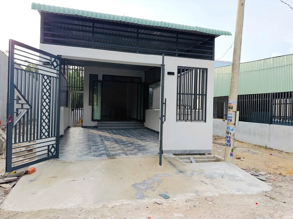 Bán nhà mới 2 phòng ngủ Minh Hưng, 270m² giá 1 tỷ - Ảnh 1