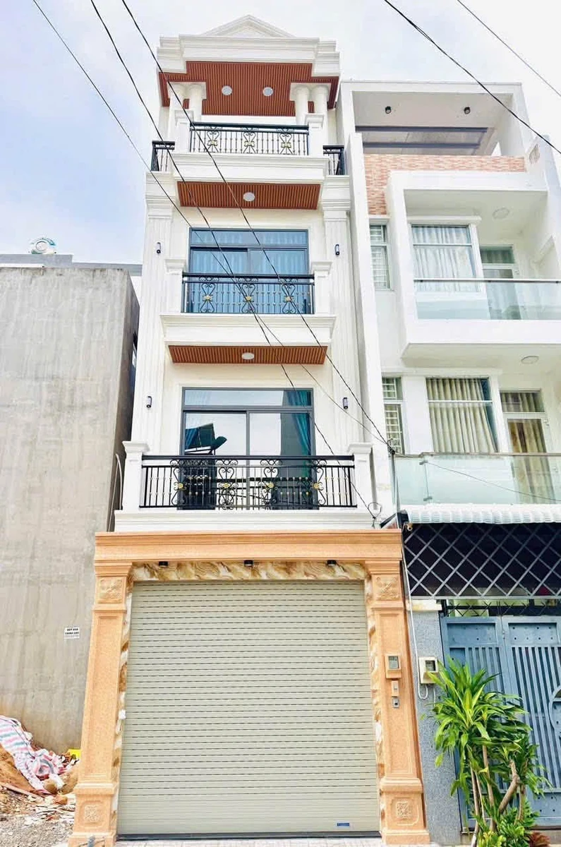 Bán nhà 4 tầng full nội thất 180m² Quận 9, cạnh Gamuda - Ảnh 1