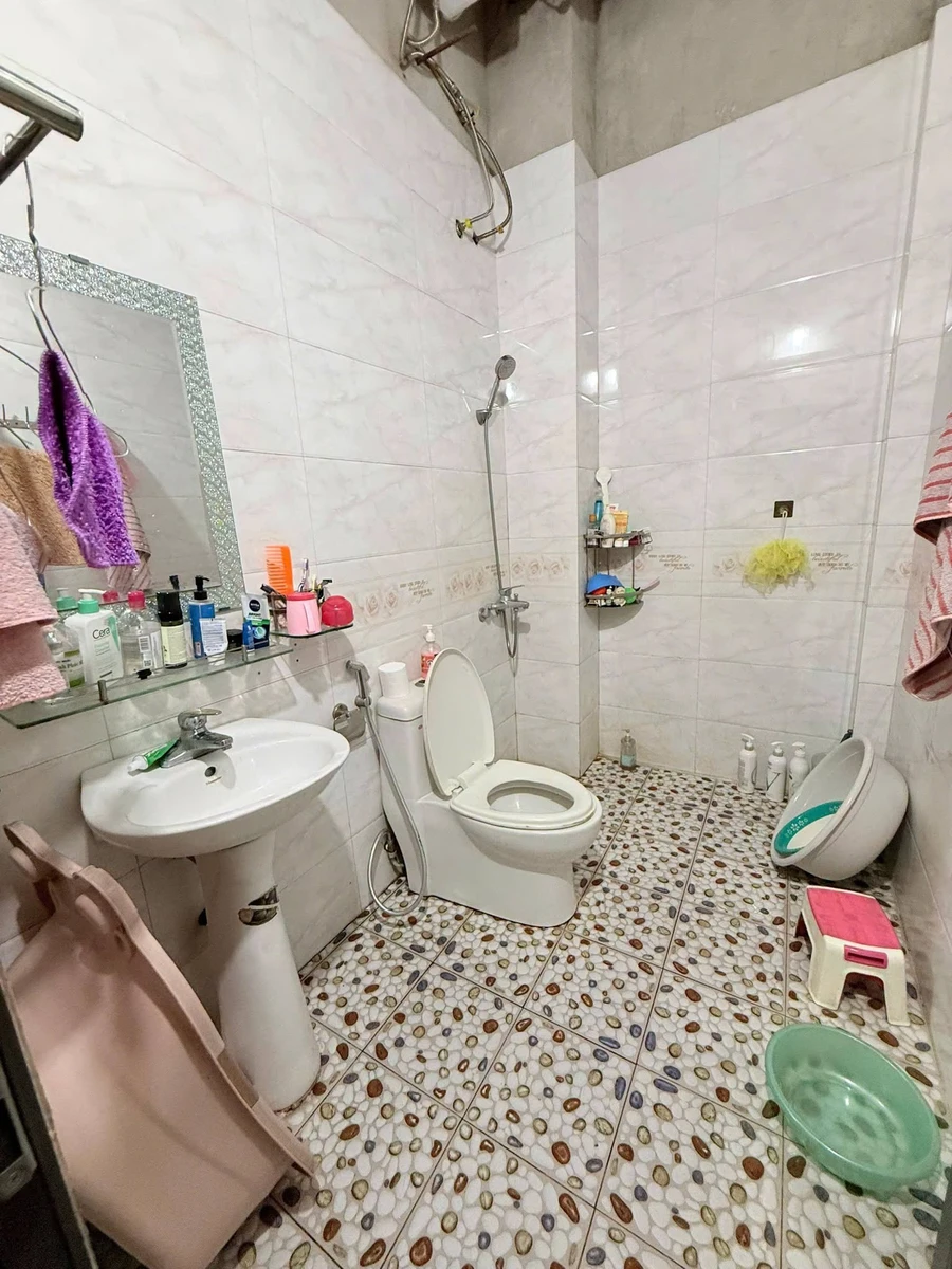 Bán nhà 2 tầng 75m2 Trần Quốc Hoàn Cốc Lếu 2,5 tỷ full nội thất - Ảnh thu nhỏ 4