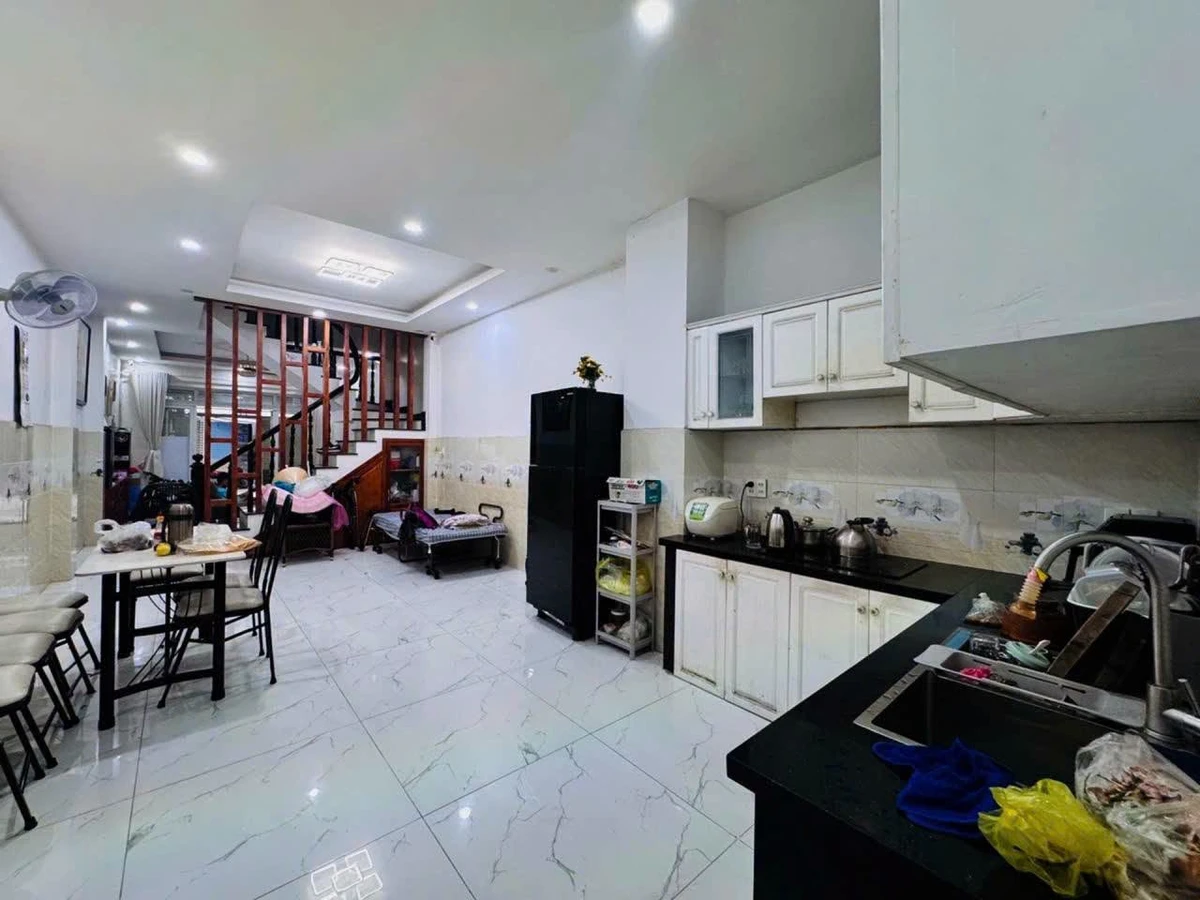 Bán nhà 3 tầng 4PN đường Thoại Ngọc Hầu, Tân Phú, 4x18,3m giá 9,2 tỷ - Ảnh thu nhỏ 3