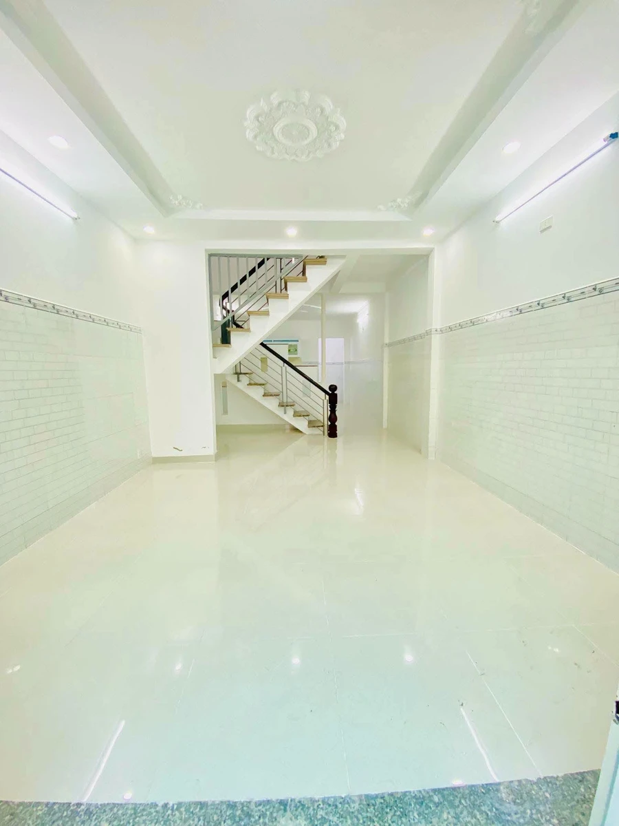 Bán nhà 2 tầng mới 58m2 hẻm xe hơi gần chợ Giản Dân, Hiệp Thành, Quận 12, giá 3,95 tỷ - Ảnh 1