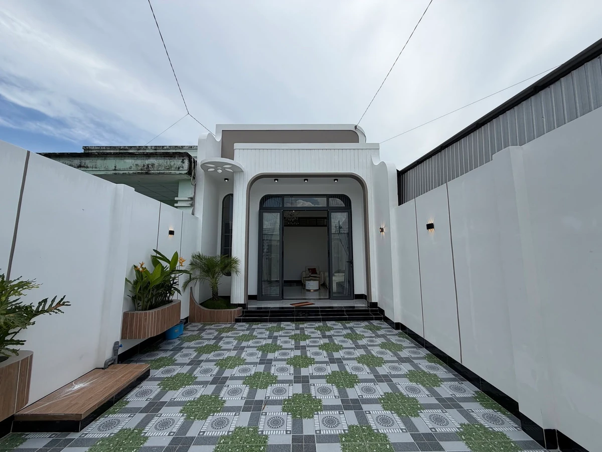 Nhà đẹp bán Long Tân 3 phòng ngủ, 100m² sân ô tô - Ảnh 1