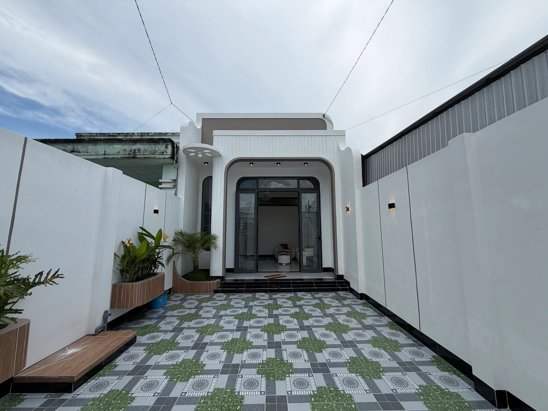 Nhà đẹp bán Long Tân 3 phòng ngủ, 100m² sân ô tô - Ảnh 1