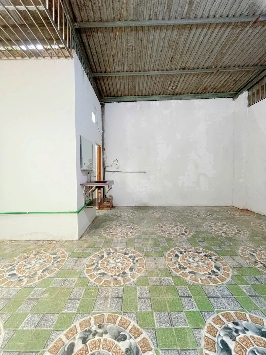 Bán nhà 150m² 2 phòng ngủ gần chợ Âu Cơ 990 triệu - Ảnh thu nhỏ 2