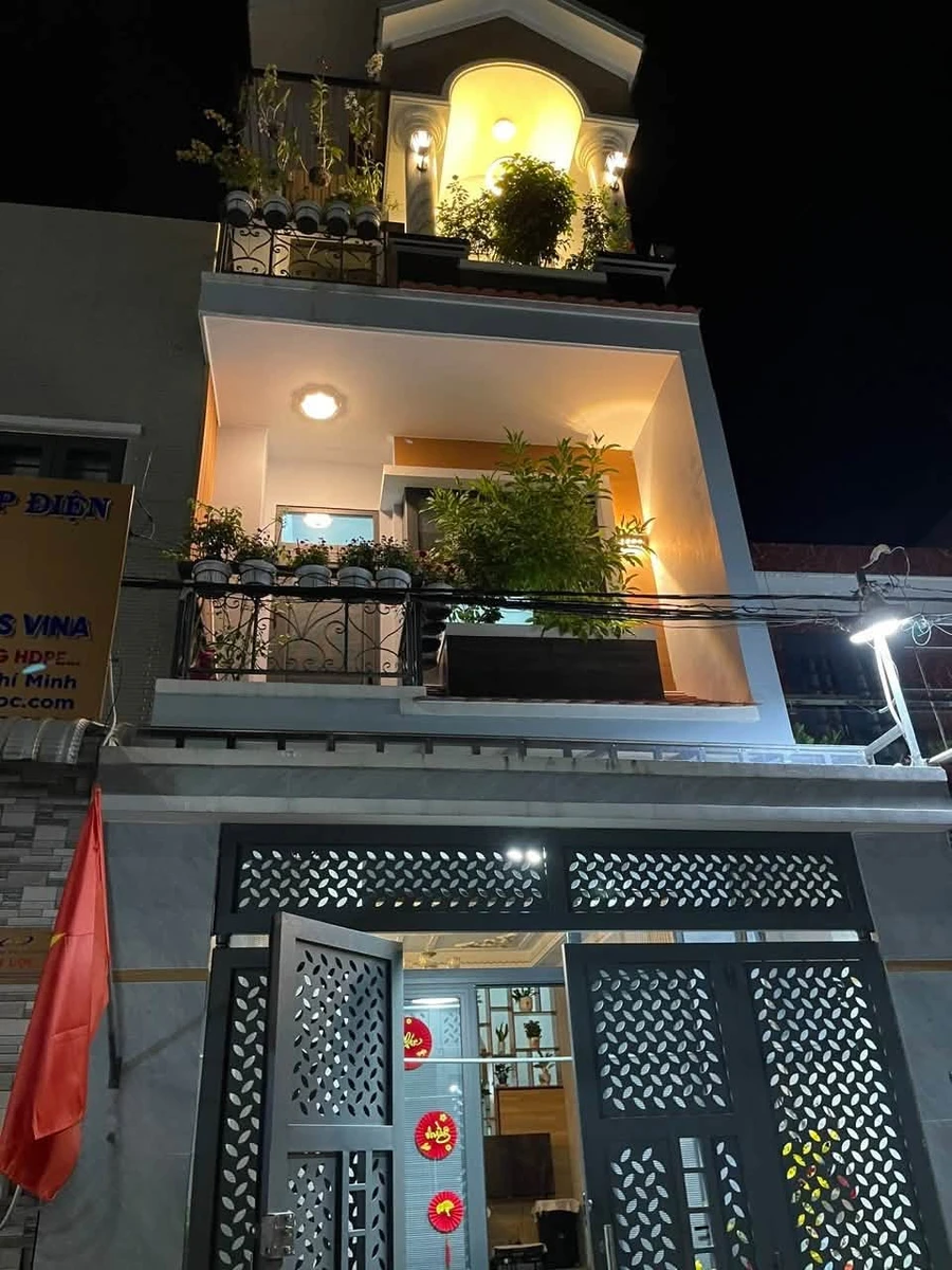 Bán nhà 3 tầng 60m² Quận 9 giá 6,1 tỷ - Ảnh 1