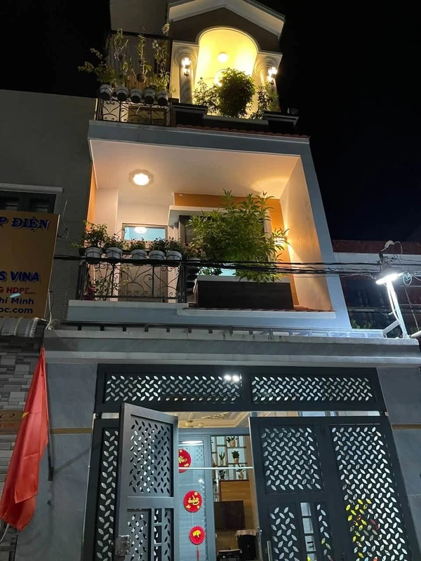 Bán nhà 3 tầng 60m² Quận 9 giá 6,1 tỷ