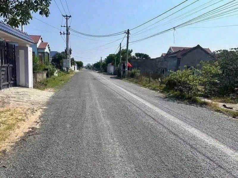 Bán lô đất 5x35m đường Hà Vi Tùng, khu phố Phú Thọ 3, phường Hòa Hiệp, gần biển - Ảnh 1
