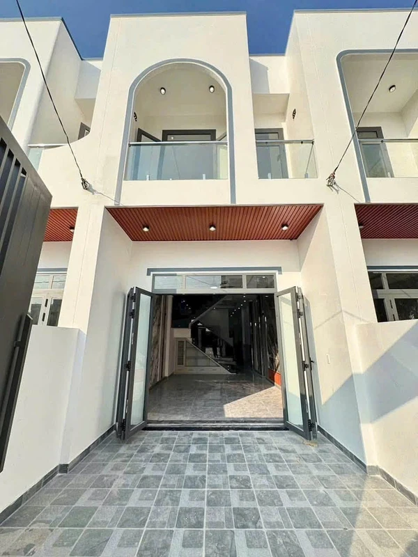 Nhà phố 130m² 3PN Biên Hòa gần Cổng 11, 699 triệu