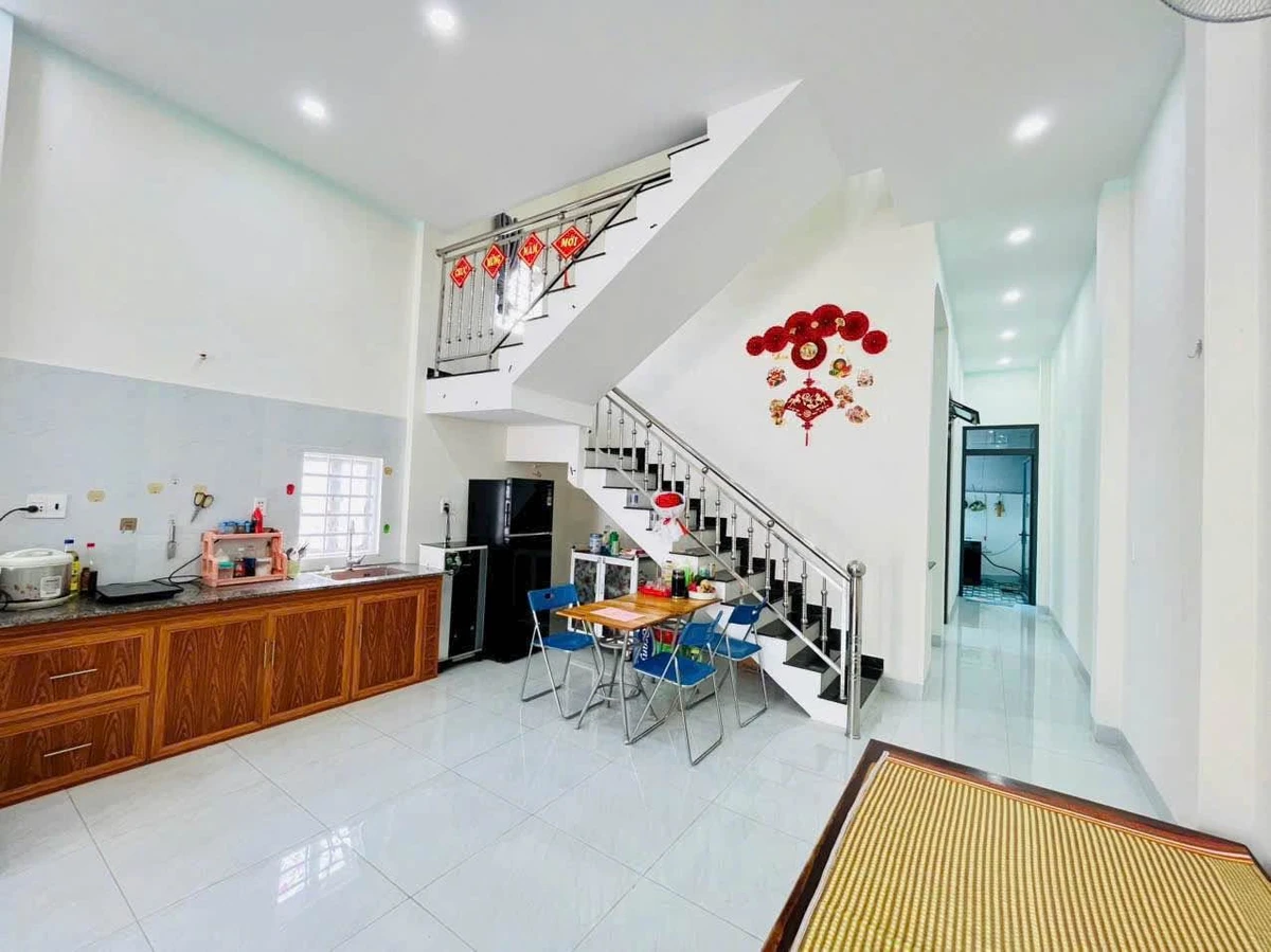 Bán nhà mê lửng kiên cố 94,6m² hẻm 118 Y Nuê, Buôn Ma Thuột giá 3,1 tỷ - Ảnh thu nhỏ 2