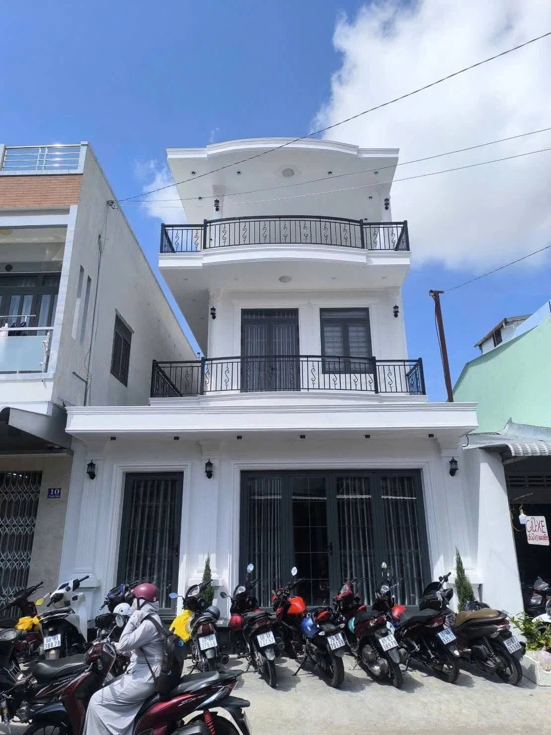 Bán nhà tân cổ điển mặt tiền Thành Thái Rạch Giá 158m² 5.49 tỷ - Ảnh 1