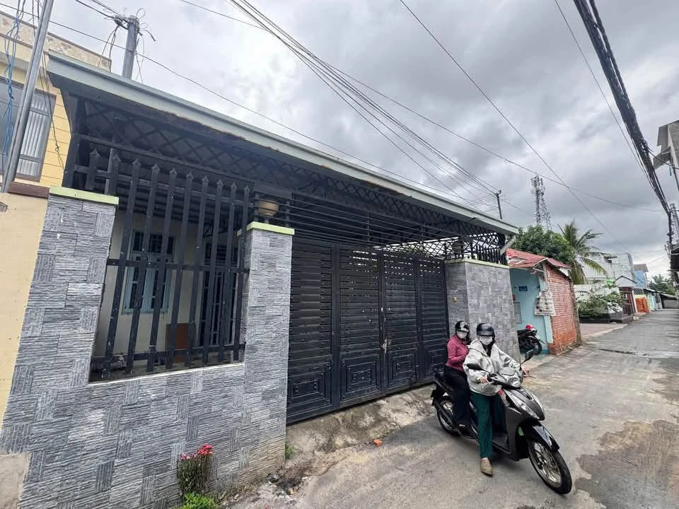 Bán nhà ngang 8,6m, 160m², Hiệp Thành, Bình Dương, giá 4 tỷ 8 - Ảnh 1