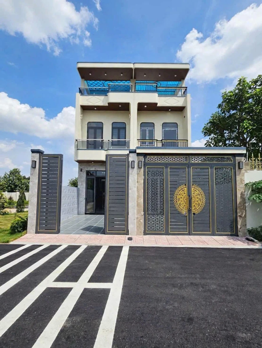 Bán nhà 3PN 3WC 100m2 Dĩ An 5.5 tỷ - Ảnh 1