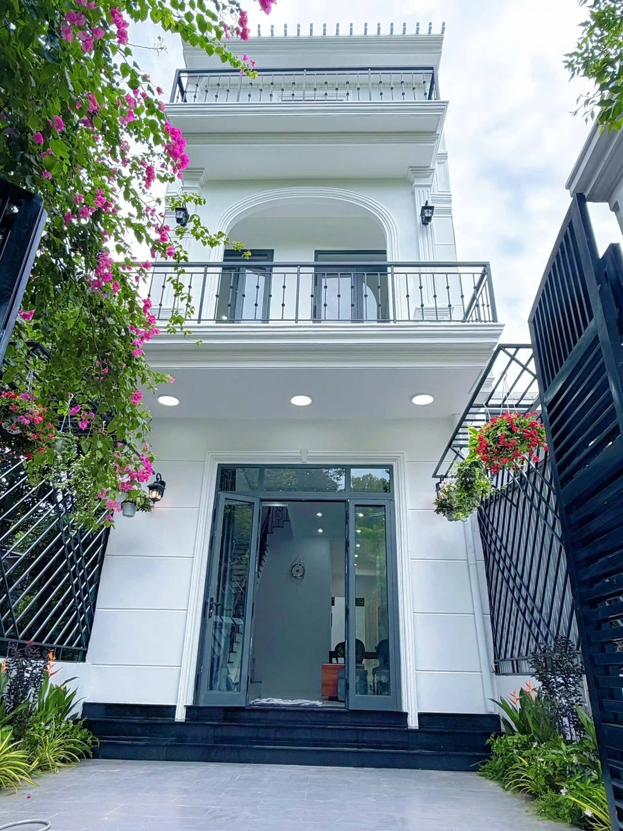 Bán nhà 3 tầng full nội thất 100m² Quảng Tế, Huế - Ảnh 1
