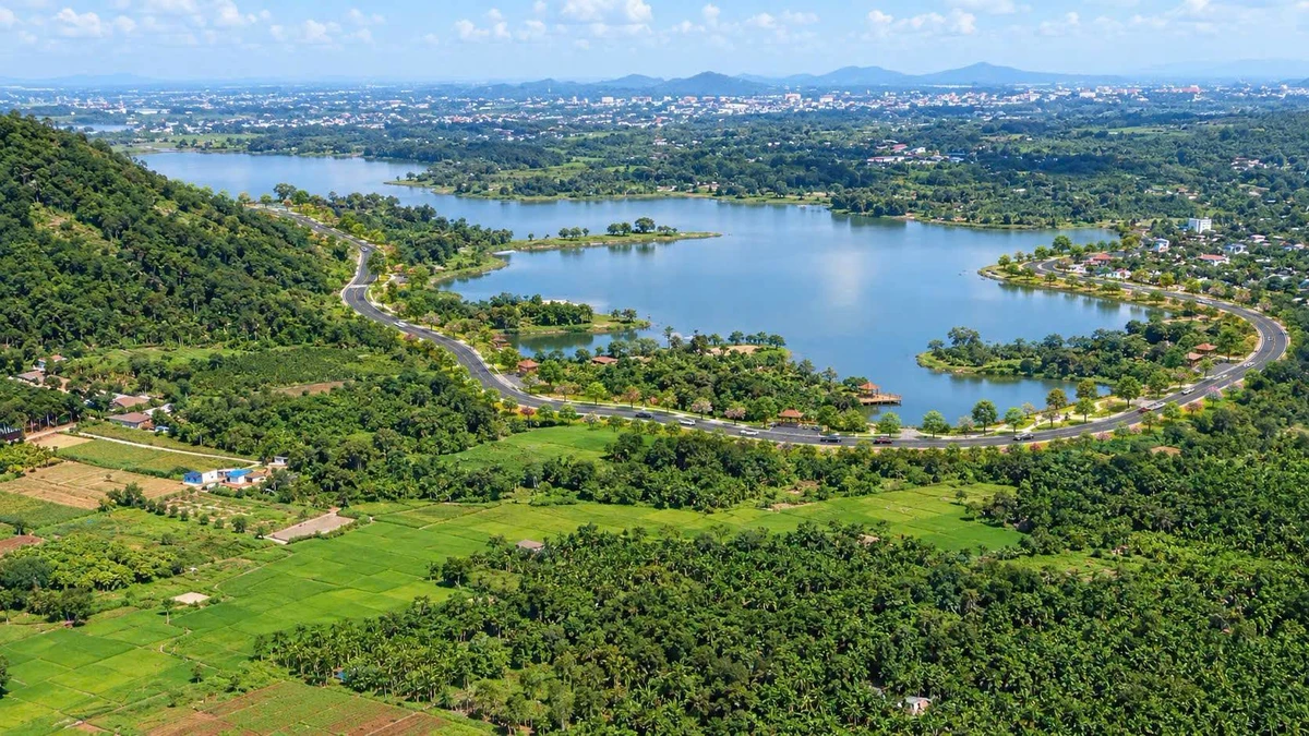 Bán nhà vườn 8 sào ôm hồ Ea Kao, Buôn Ma Thuột 5 tỷ - Ảnh 1