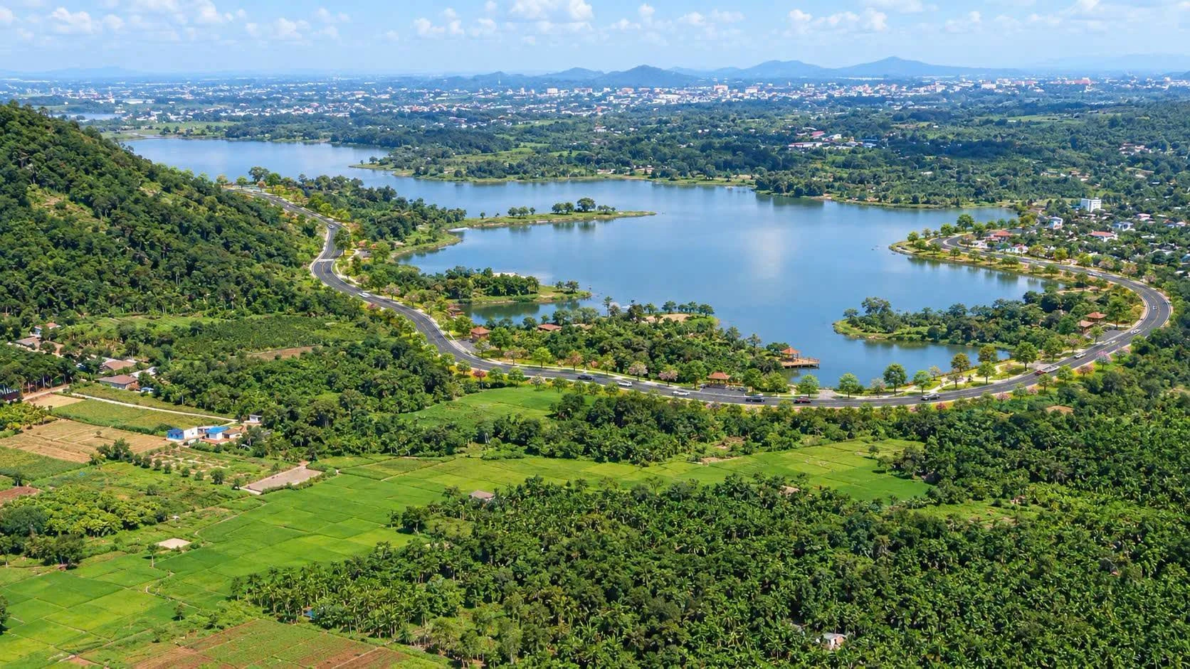 Bán nhà vườn 8 sào ôm hồ Ea Kao, Buôn Ma Thuột 5 tỷ - Ảnh 1