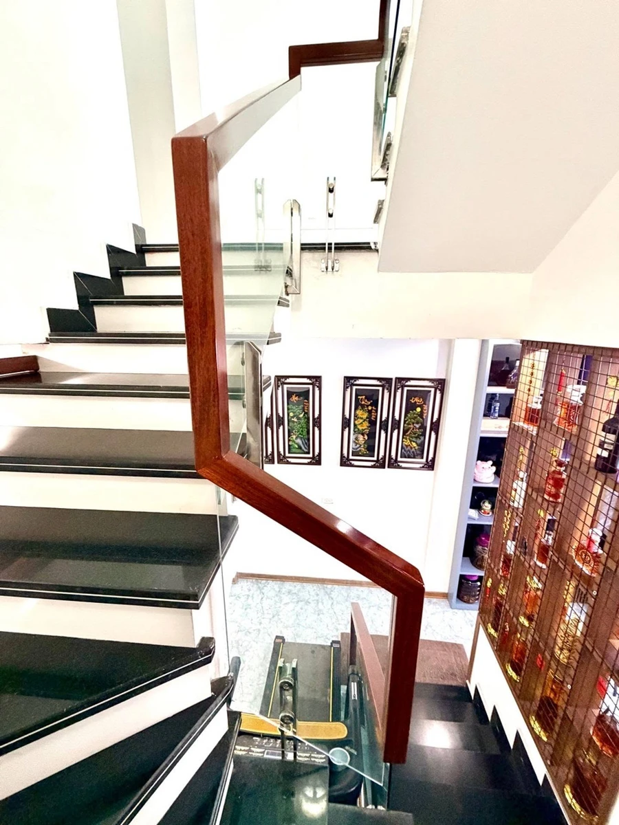 Nhà 3 tầng 82m2 giữa Cao Xanh, gara ô tô, 4.2 tỷ - Ảnh thu nhỏ 3
