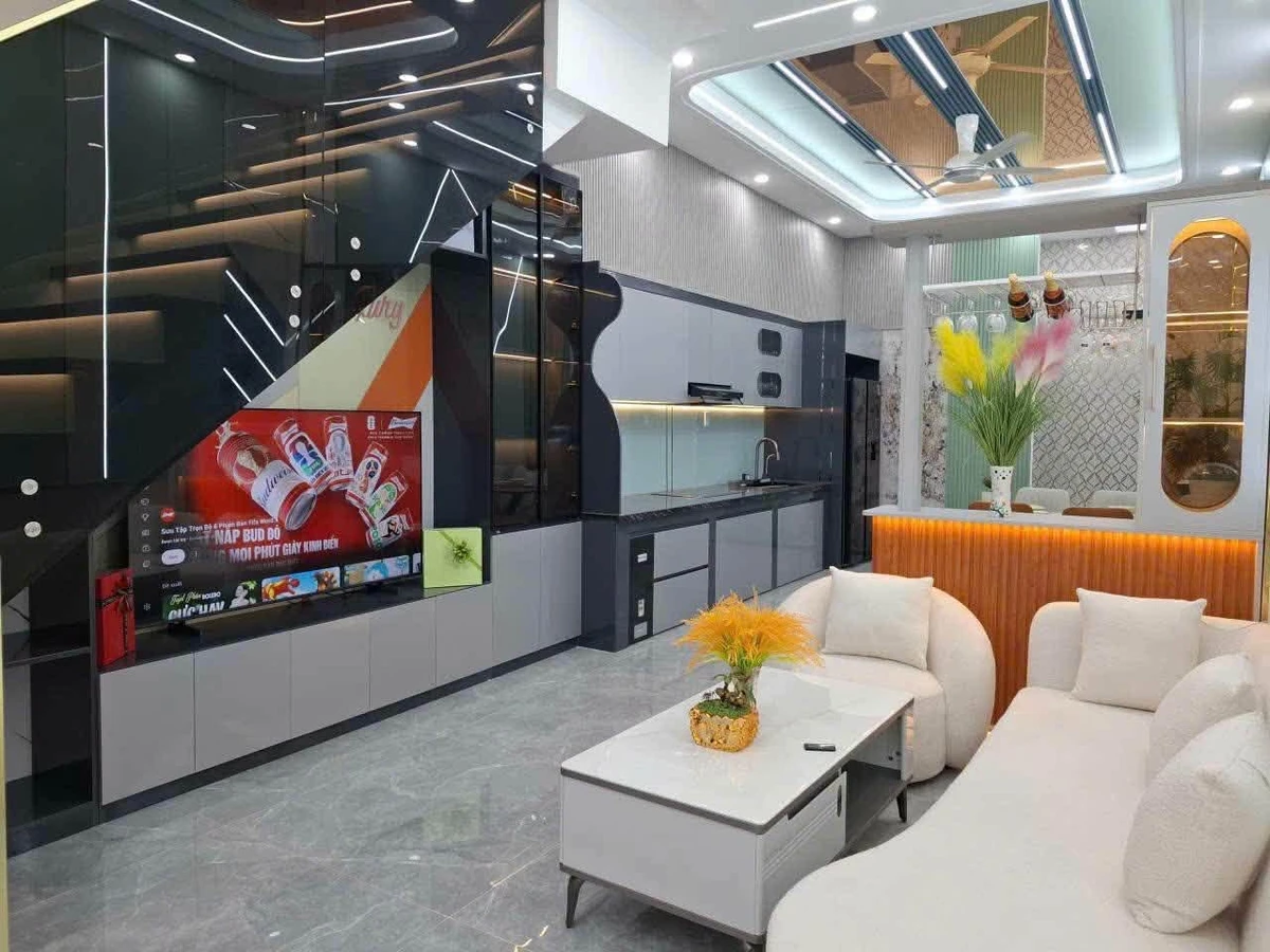 Bán nhà 3 tầng 200m² khu cao cấp Lê Phong, 4,75 tỷ - Ảnh 1