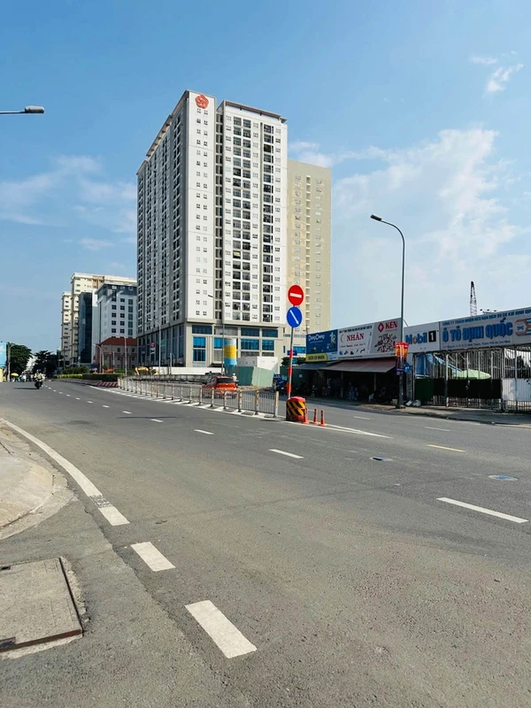 Bán nhà 2 tầng 2PN 3.7x10m hẻm gần Vincom Nguyễn Xí, Bình Thạnh, giá 4 tỷ hơn