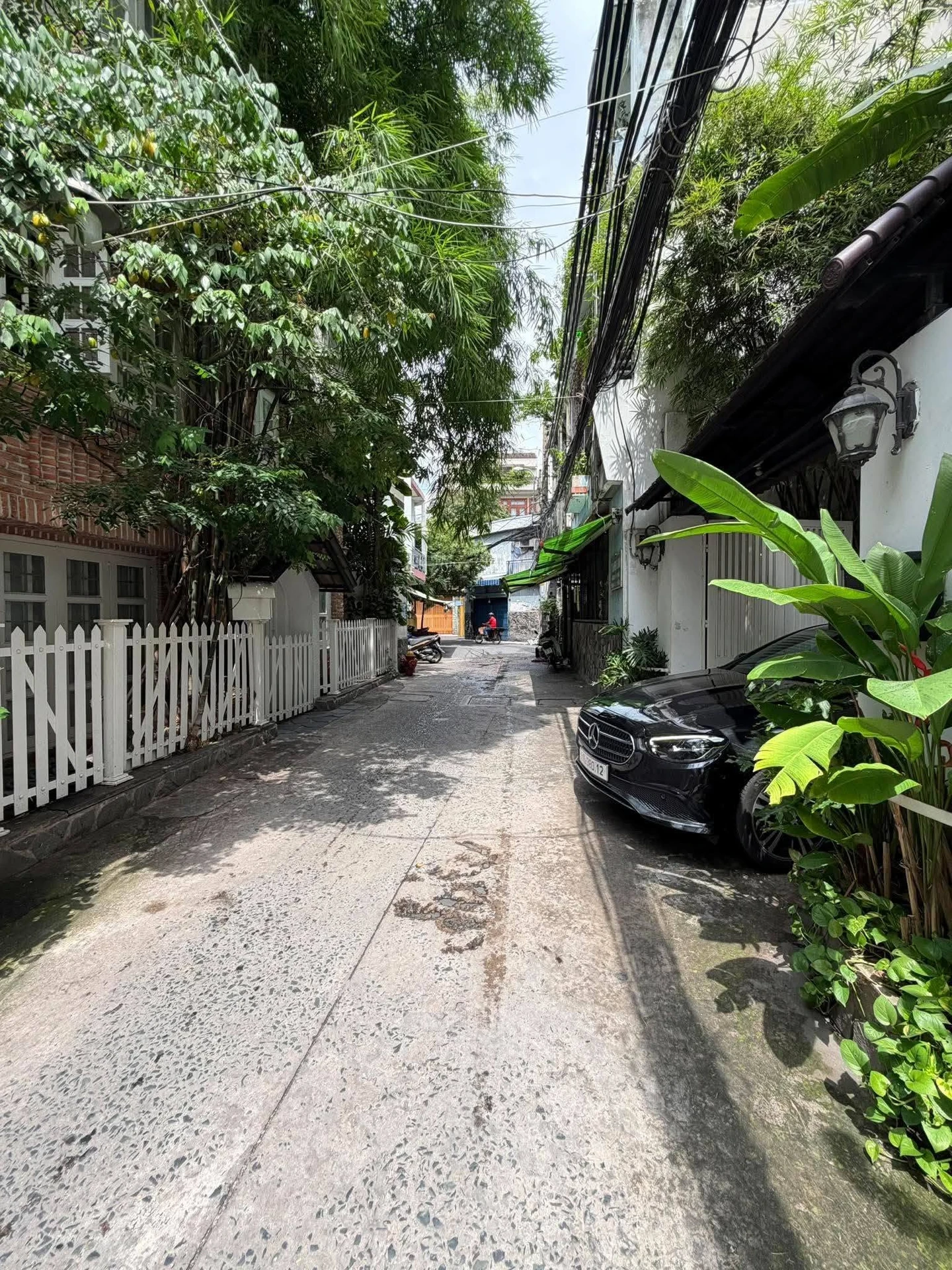 Bán biệt thự sân vườn HXH 200m2, 3 tầng 5PN, CMT8 Tân Bình, giá 37,5 tỷ - Ảnh 1