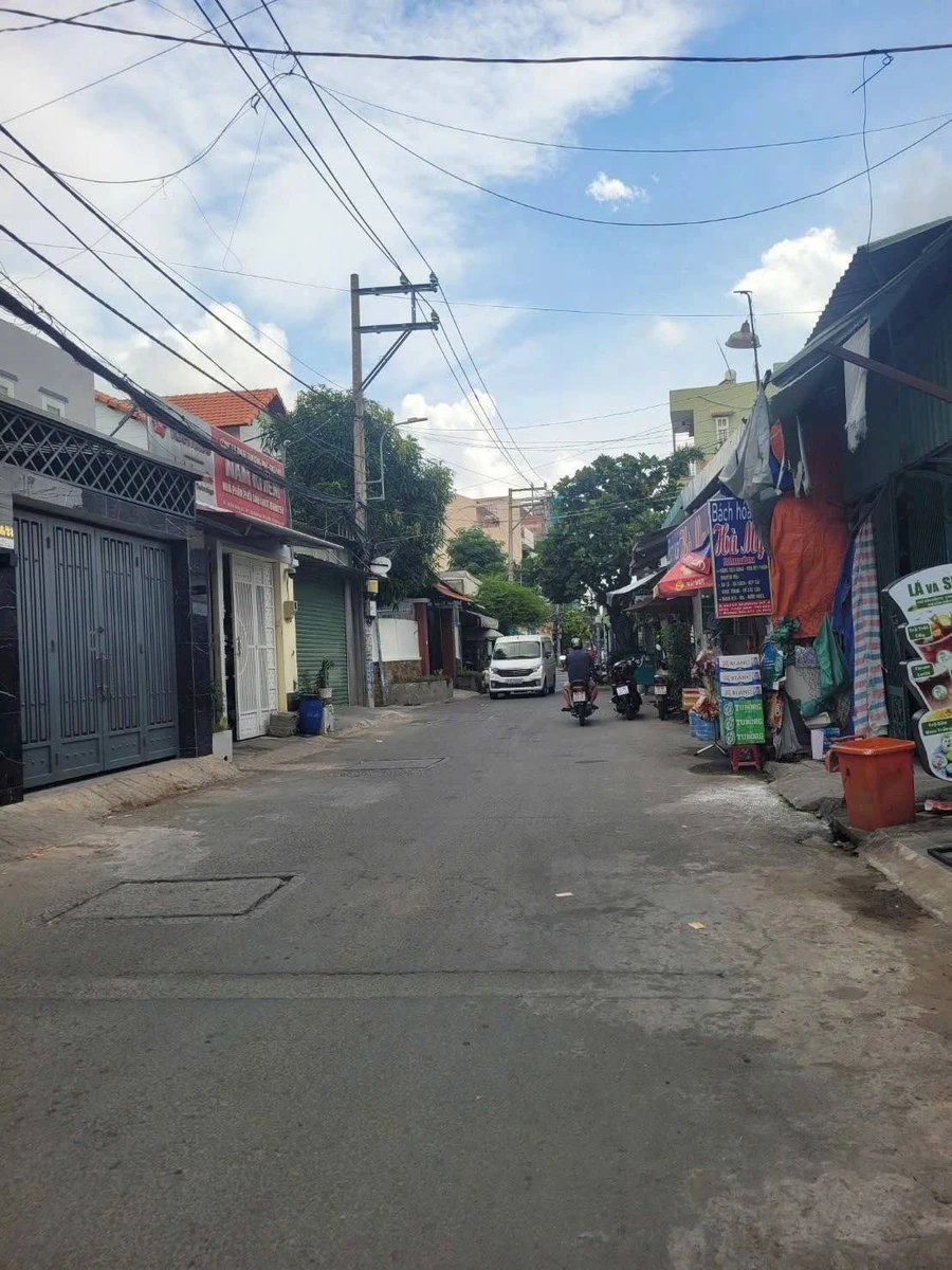 Nhà 80m², 2 tầng đối diện Vạn Phúc, Thủ Đức, 7,5 tỷ - Ảnh 1