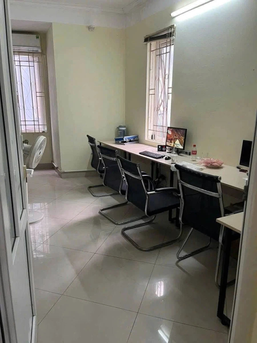 Cho thuê nhà 50m2 5 tầng Hào Nam Đống Đa 20 triệu/tháng - Ảnh thu nhỏ 2