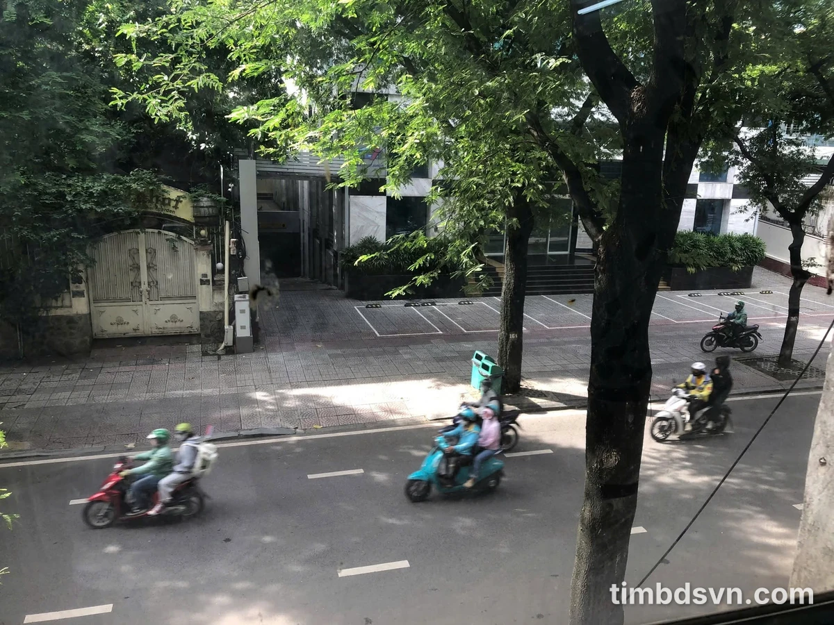 Cho thuê mặt bằng lầu 1 mặt tiền Nguyễn Du, Quận 1, 40m² - Ảnh thu nhỏ 4