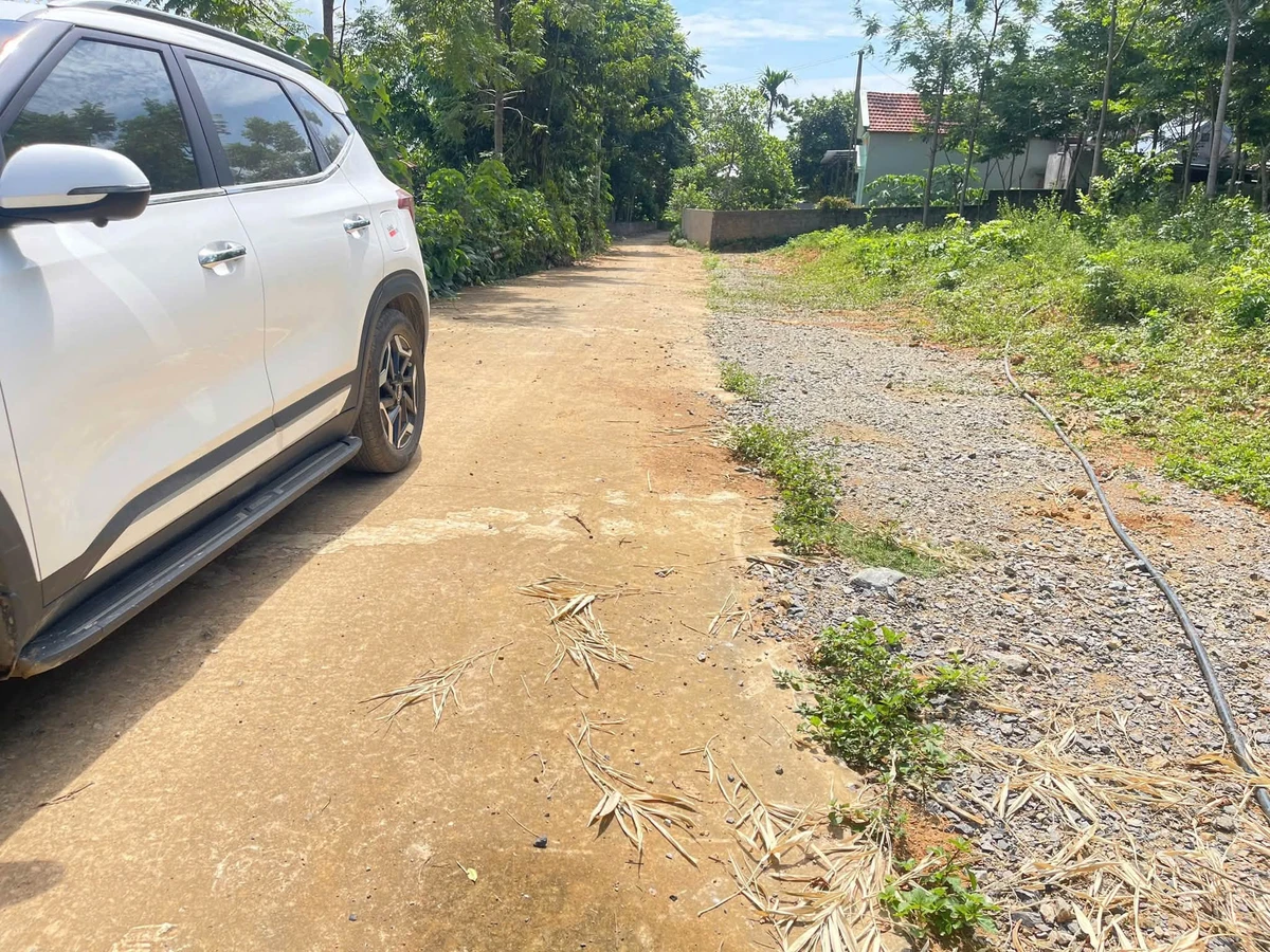 Bán đất 1600m2 có 400m2 thổ cư mặt tiền đường bê tông tại xã Lạc Thịnh, Yên Thủy, Hòa Bình - Ảnh thu nhỏ 3