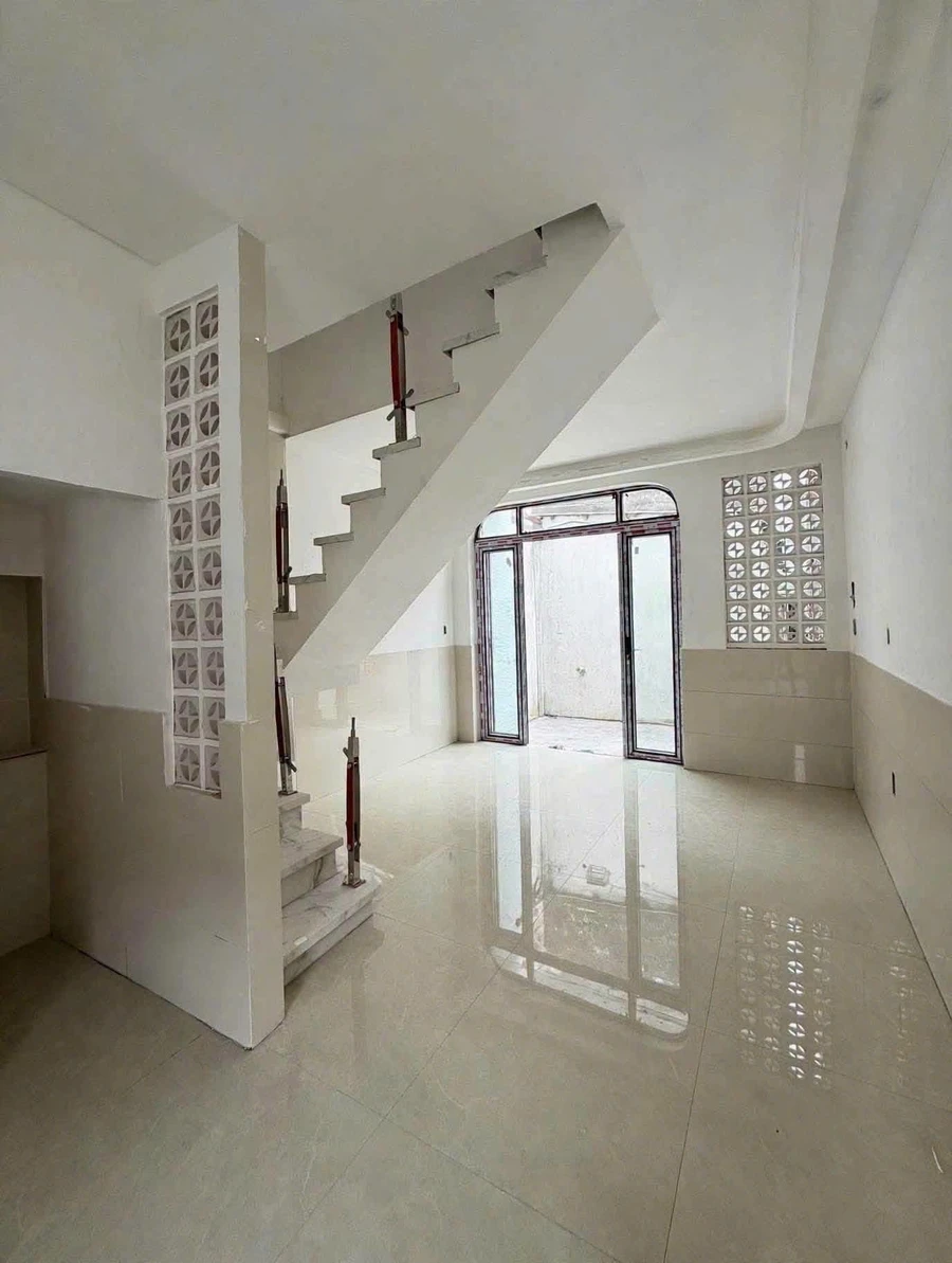 Bán nhà 2 phòng ngủ 36m² Huỳnh Tấn Phát Quận 7 - Ảnh thu nhỏ 2