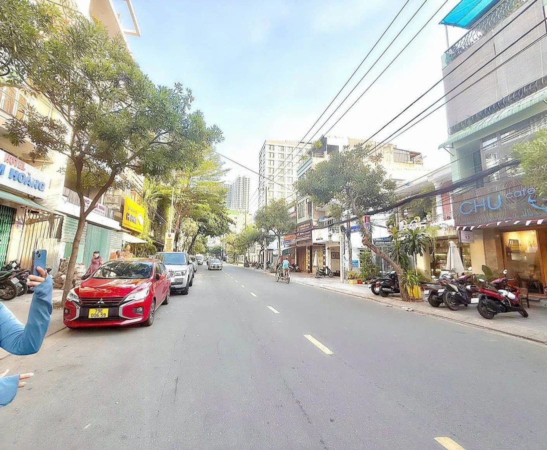Bán nhà 2 tầng 2 mặt tiền 56m² Hoàng Hòa Thám Nha Trang - Ảnh 1