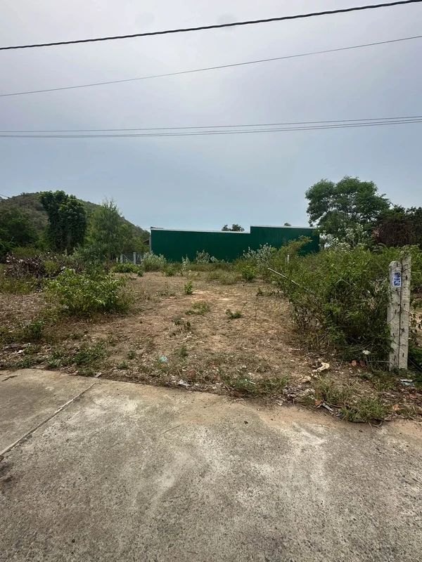 Bán lô đất Cam Ranh Khánh Hòa 240m2 giá 900 triệu