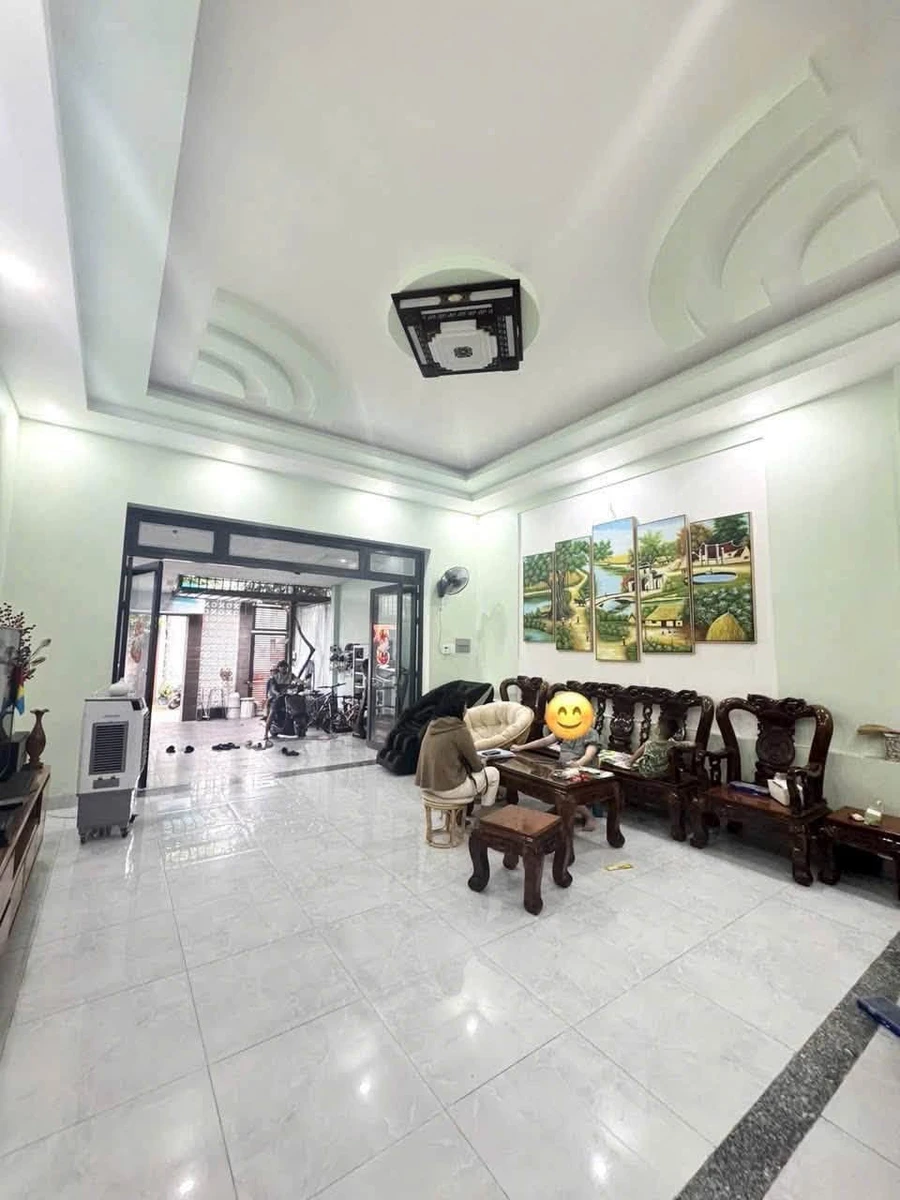 Bán nhà Linh Trung Thủ Đức 200m2, 12 tỷ 5 - Ảnh thu nhỏ 2