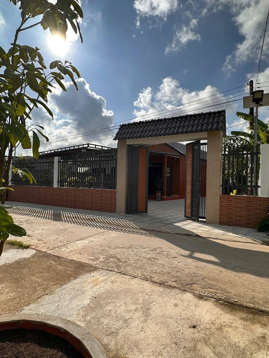 Bán nhà sân vườn mặt tiền đường Tà Ben, xã Thạnh Lộc, Kiên Giang, giá 2,53 tỷ - Ảnh 1