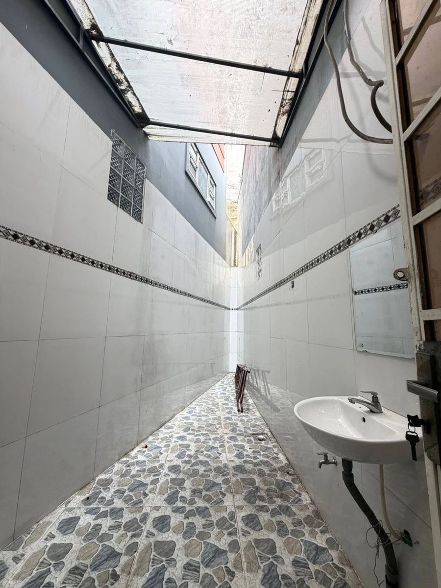 Bán nhà Quận 5 mặt tiền Hải Thượng Lãn Ông 90m² 5 tầng 9.7 tỷ - Ảnh thu nhỏ 3