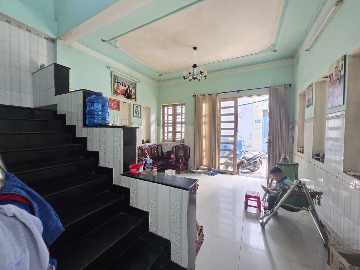 Bán nhà 3 tầng 3 phòng ngủ 112m² Lưu Chí Hiếu Tân Phú - Ảnh thu nhỏ 2