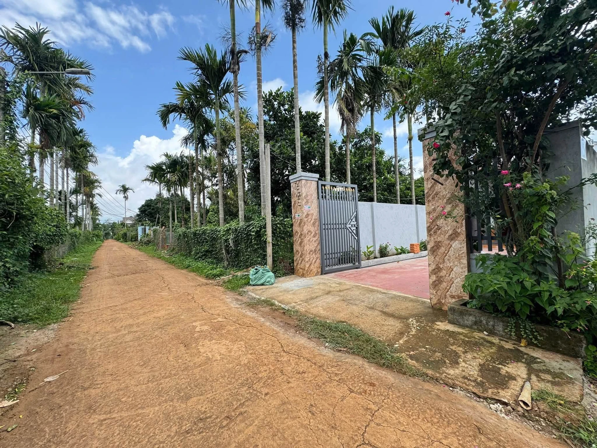 Nhà mặt tiền 100m2, 2PN tại Tân An, 1 tỷ 790 - Ảnh 1
