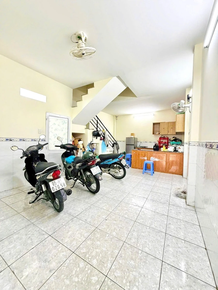 Bán nhà 4 tầng 42m² 5PN Quận 10 CMT8 - Ảnh thu nhỏ 4