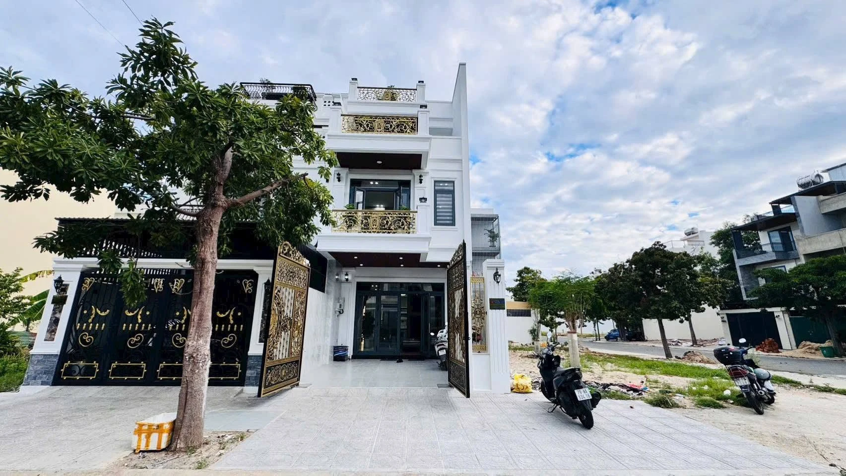 Bán nhà mới 3 tầng + thang máy 100m² Thái Xuân 9,99 tỷ - Ảnh 1