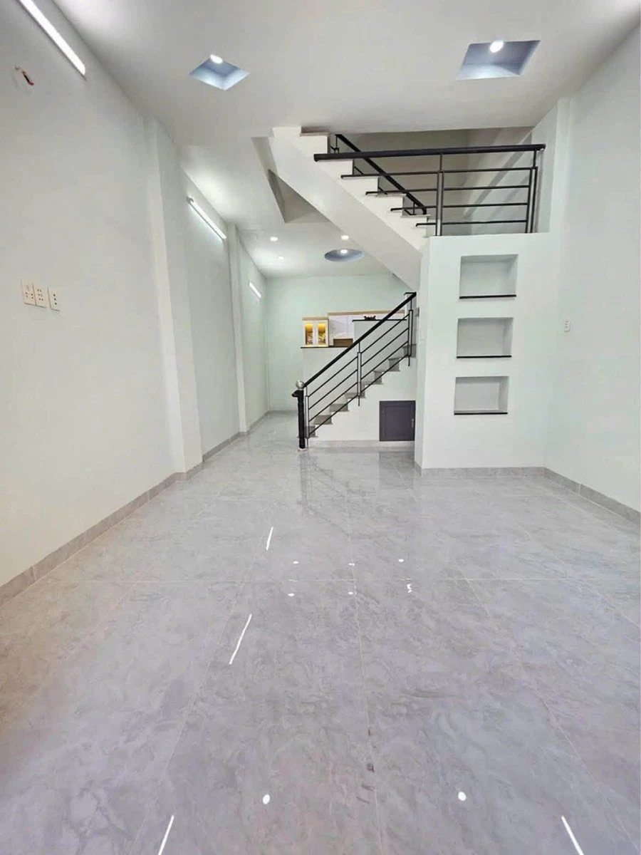 Bán nhà 3 tầng 44m2 4PN 4WC Quận 6, gần Nguyễn Văn Luông - Ảnh 1