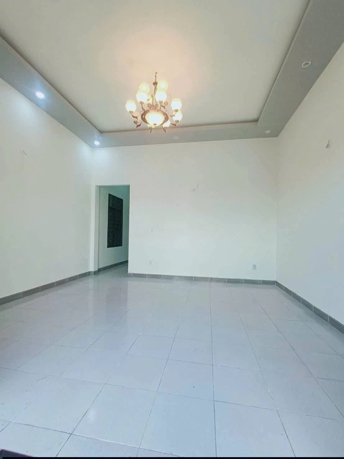 Bán nhà cấp bốn 5x20m 2 phòng ngủ gần chợ Quang Thắng - Ảnh 1