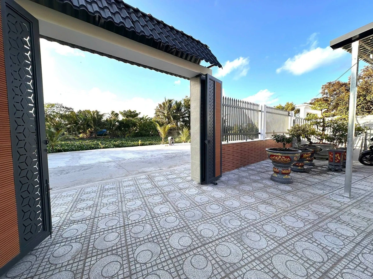 Bán nhà mặt tiền 483m² Nhà Bè, 3PN 2WC, 2 tỷ 530 triệu - Ảnh 1