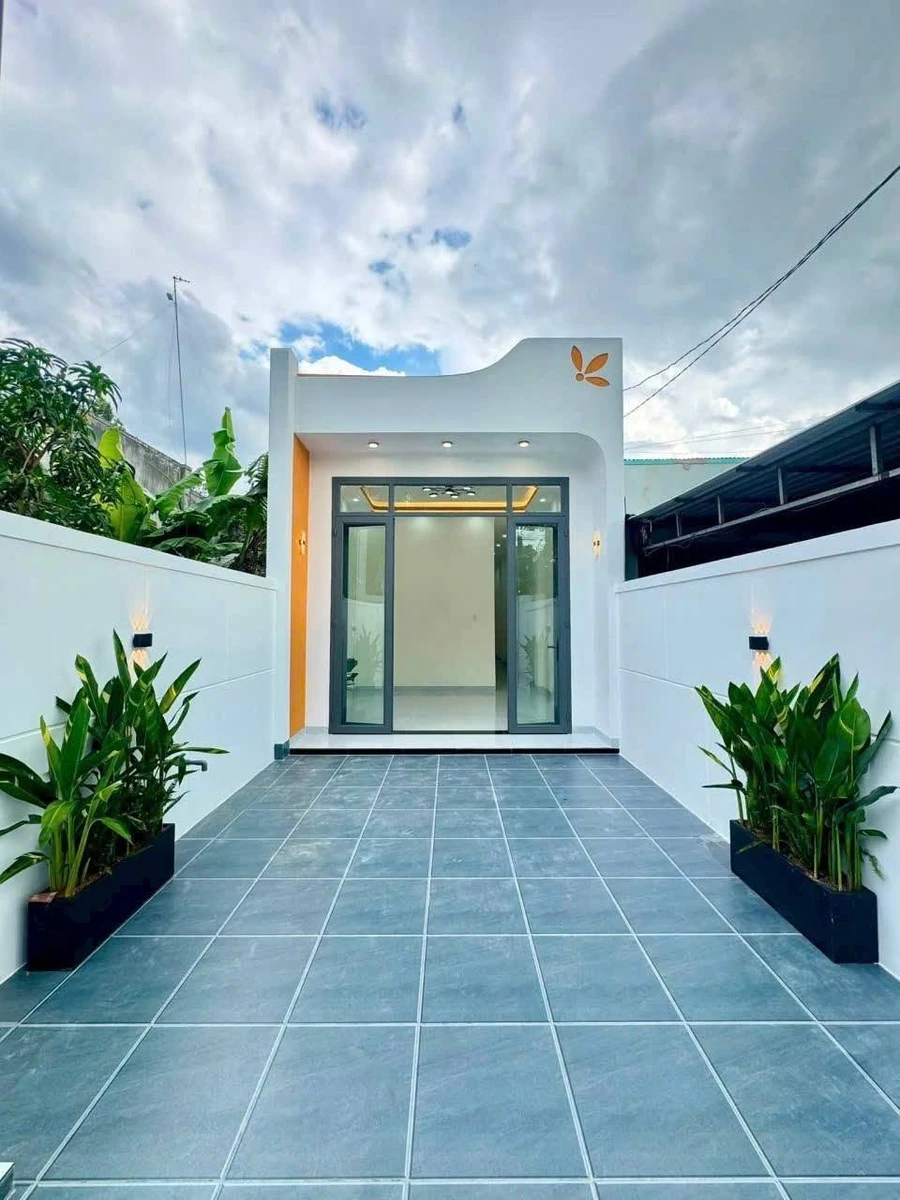Bán nhà hẻm 32 Ngô Quyền 4x23m, 2 phòng ngủ, sân ô tô, giá 880 triệu, gần chợ Long Hải - Ảnh thu nhỏ 2