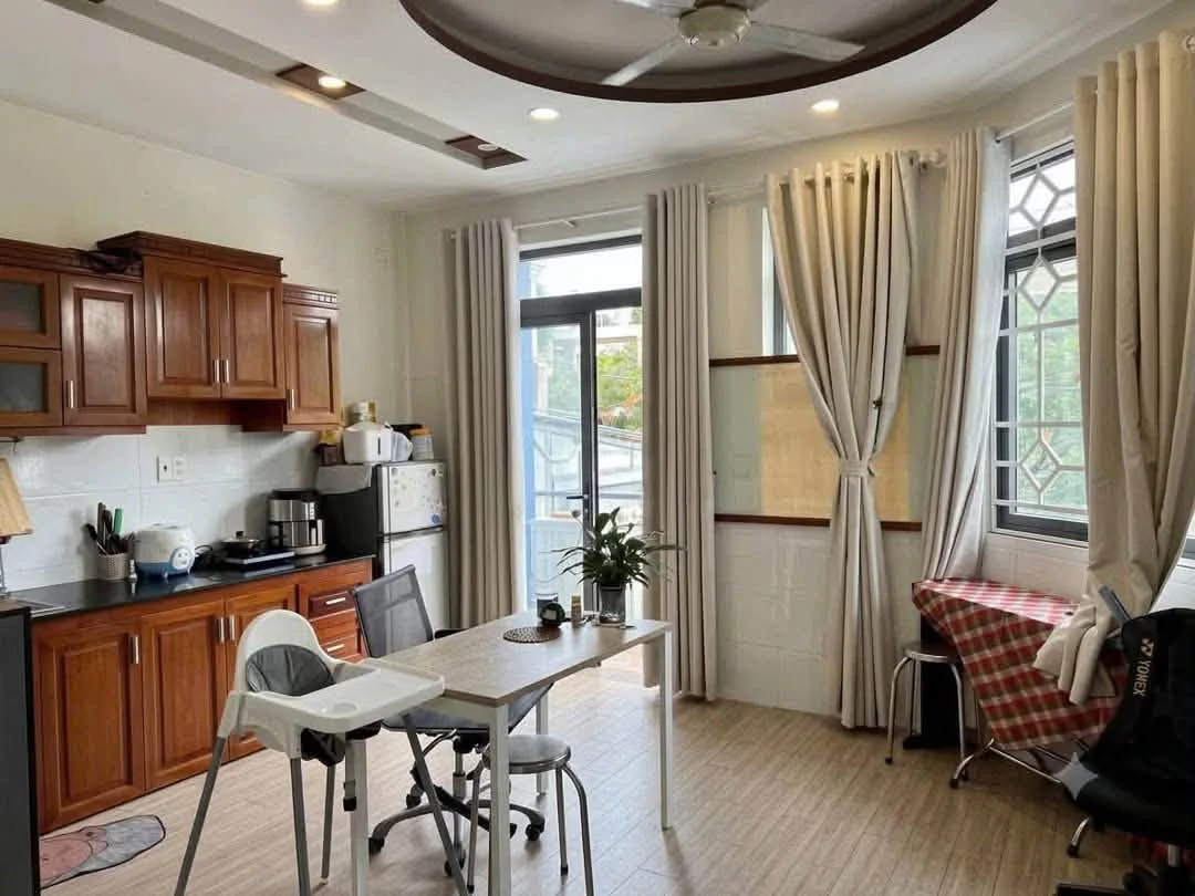 Bán nhà mặt tiền 5 tầng 262m2 cạnh trường Hoa Lư, Quận 9 - Ảnh thu nhỏ 2