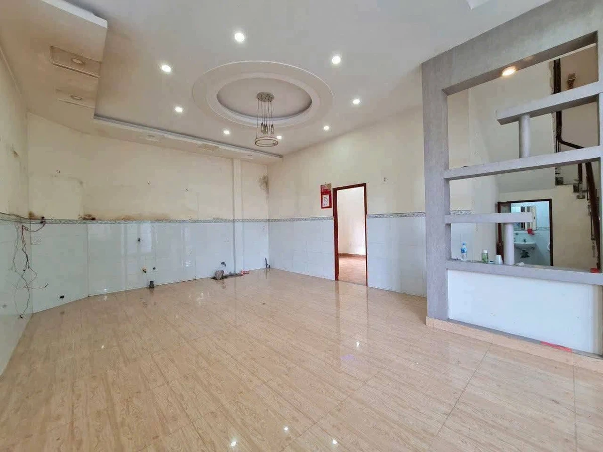 Bán biệt thự Lái Thiêu 186m2, sân rộng, 7 tỷ - Ảnh thu nhỏ 5