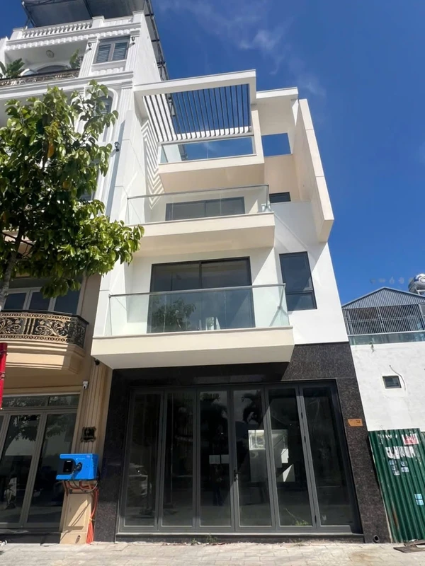 Bán nhà phố xây sẵn 232,7m² VCN Phước Long, Khánh Hòa 10,5 tỷ