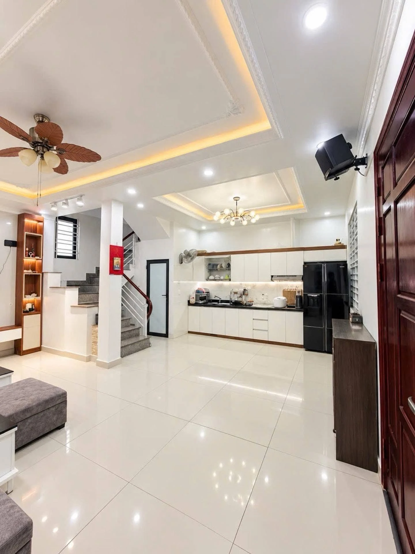 Bán nhà 3 tầng 50m² gần Miếu Hai Xã, Hóc Môn, 3 tỷ - Ảnh 1