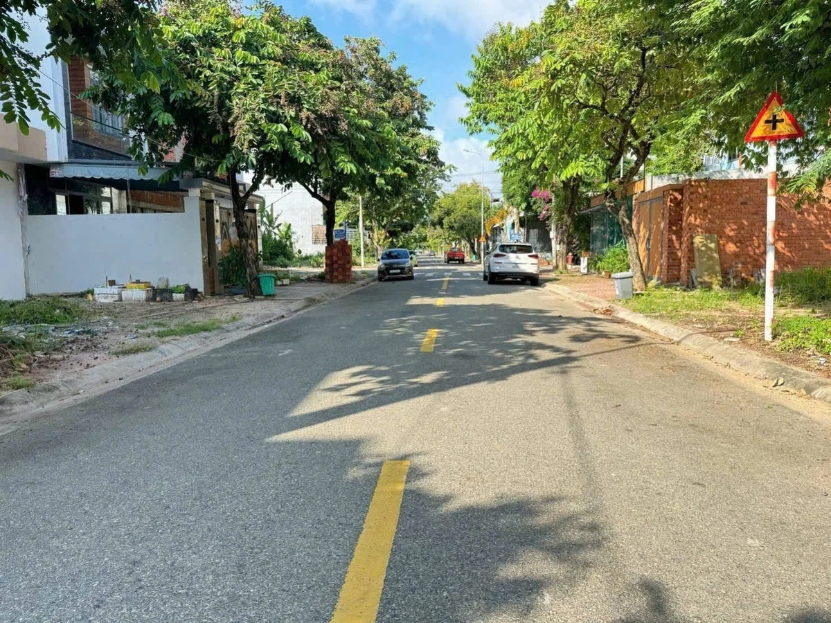 Bán nhà thô mặt tiền Nguyễn Văn Nguyễn 125m2, 1 trệt 2 lầu, giá 3,4 tỷ, TP Bà Rịa - Ảnh thu nhỏ 3