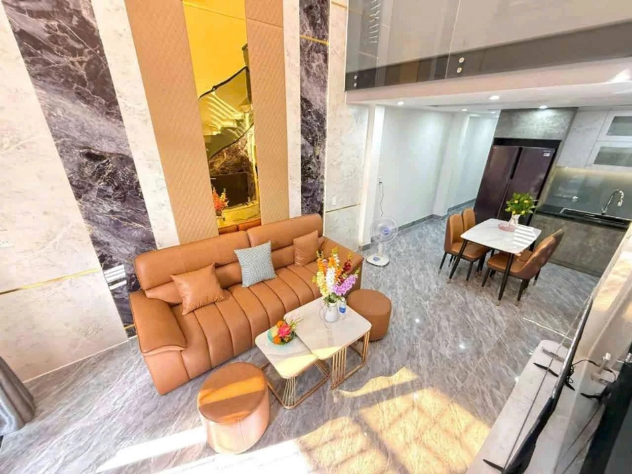 Bán nhà phố 3PN 55m² Tôn Đản Quận 1, giá 3.65 tỷ - Ảnh 1